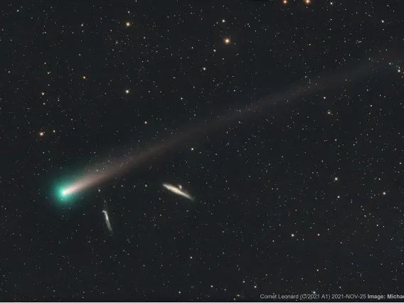 Comet C/2021 A1 Leonard moves past the Whale and Hockey Stick galaxies. November 25, 2021. Image: Michael Jäger.